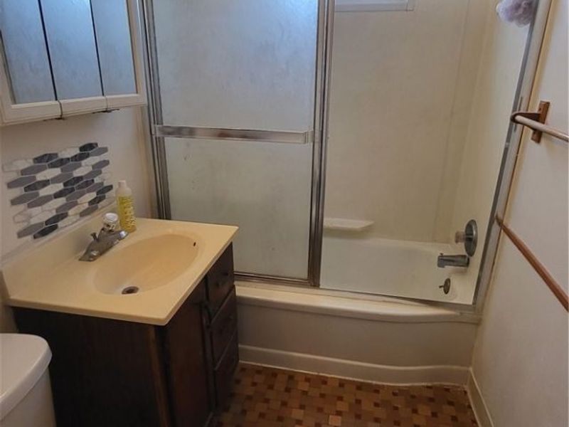 6014 Laverne Avenue, Parma, OH 44129 Photo 9