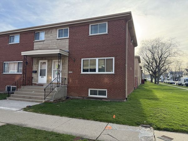517 James Court, Unit A, Glendale Heights, IL 60139
