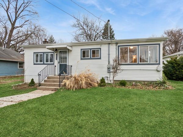 2016 Sunnyside Beach Drive, Johnsburg, IL 60051