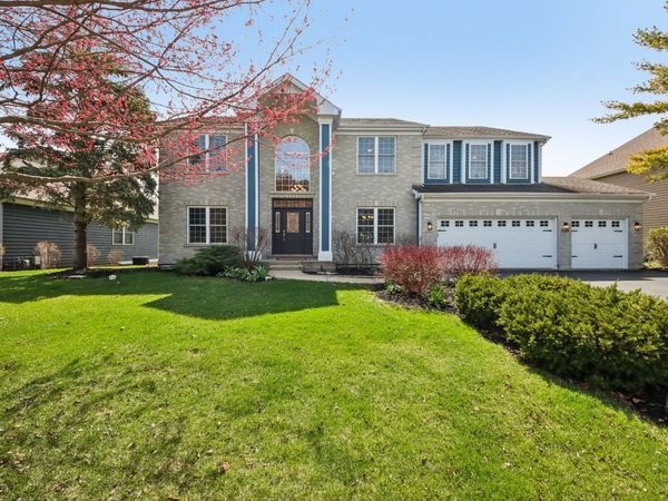 1138 Ridgewood Circle, Lake In The Hills, IL 60156