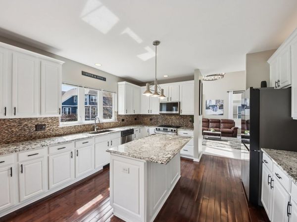 1138 Ridgewood Circle , Lake In The Hills, IL 60156