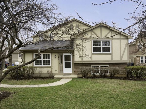 136 Brookwood Court, Vernon Hills, IL 60061