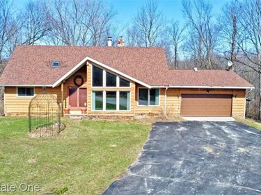 5307 Metamora Road, Metamora Vlg, MI 48455