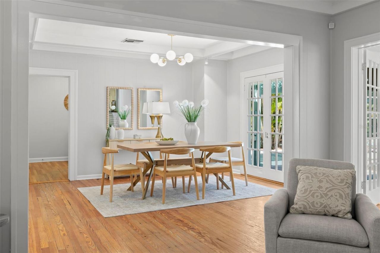 230 27th Street N, Saint Petersburg, FL 33713 Photo