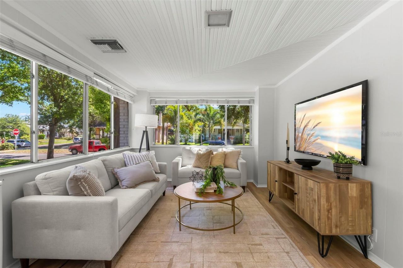 230 27th Street N, Saint Petersburg, FL 33713 Photo