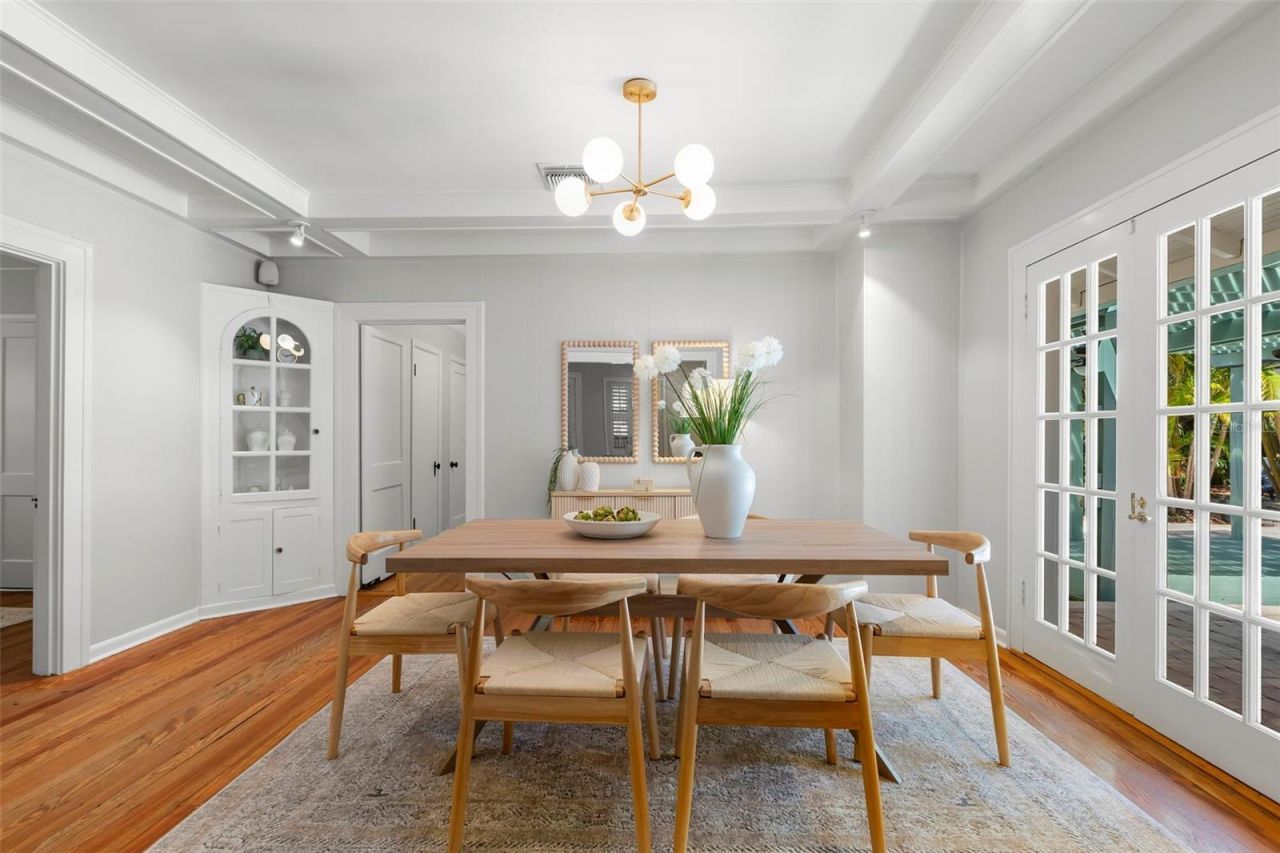 230 27th Street N, Saint Petersburg, FL 33713 Photo