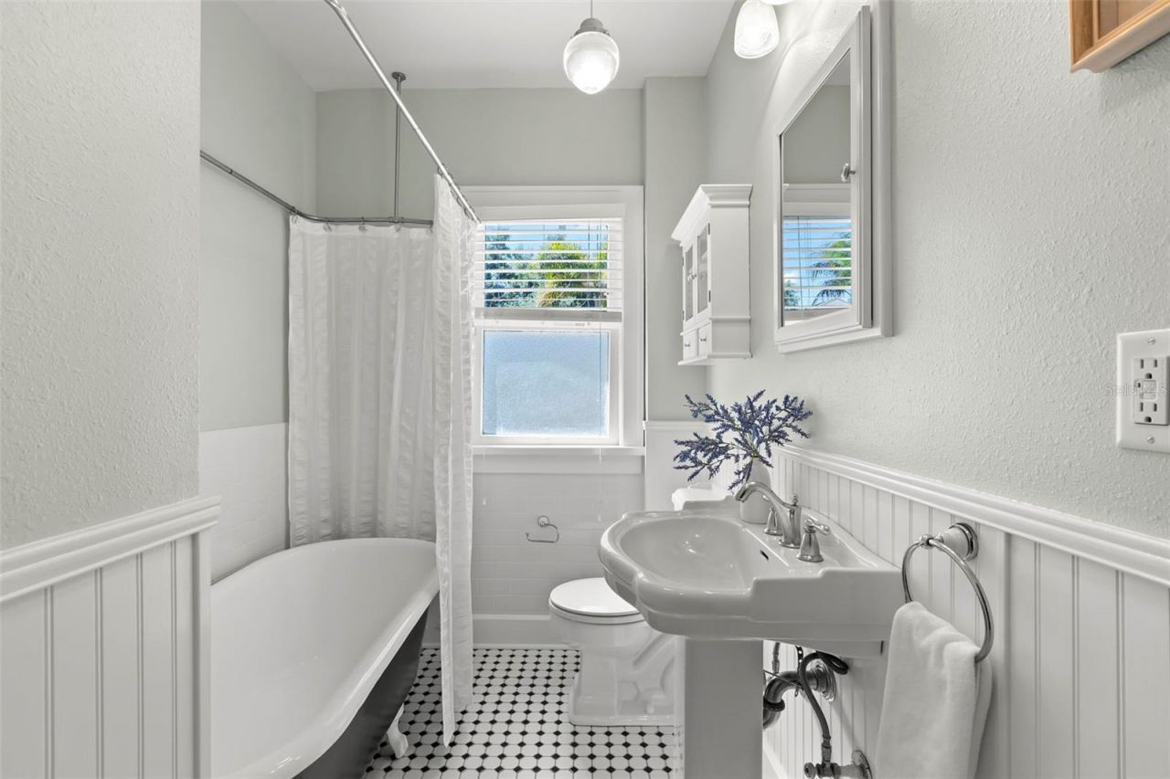 230 27th Street N, Saint Petersburg, FL 33713 Photo