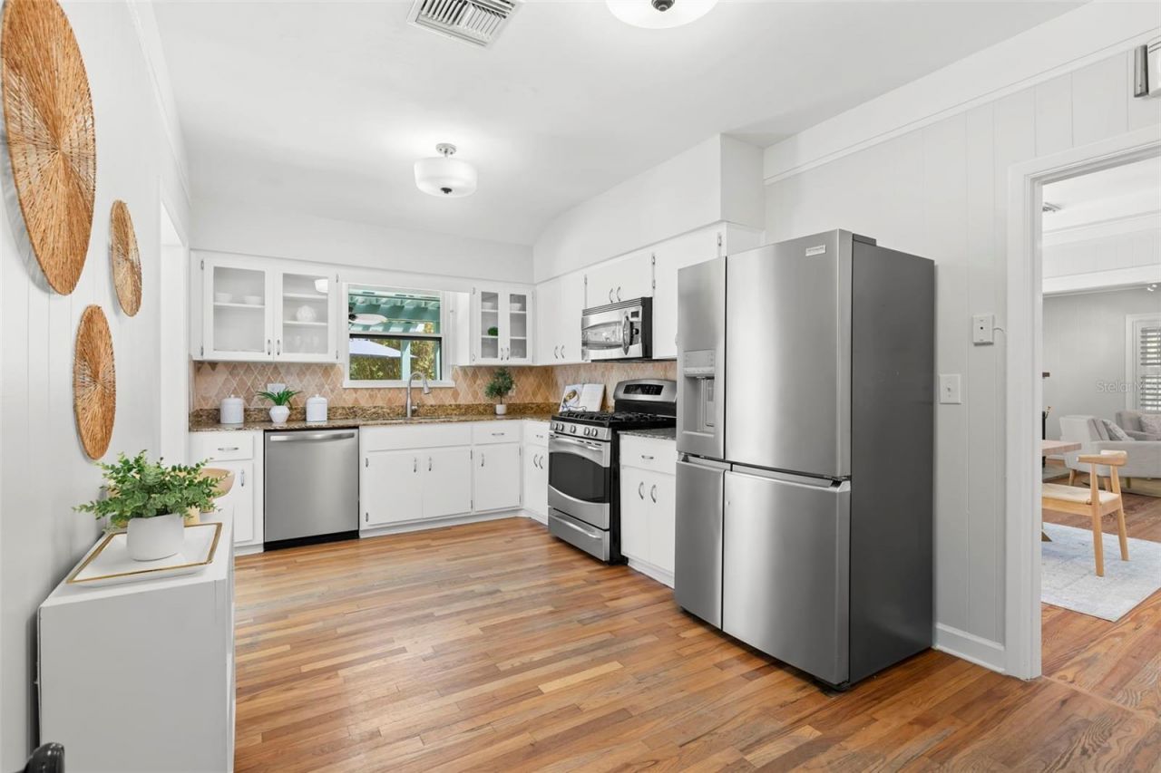 230 27th Street N, Saint Petersburg, FL 33713 Photo