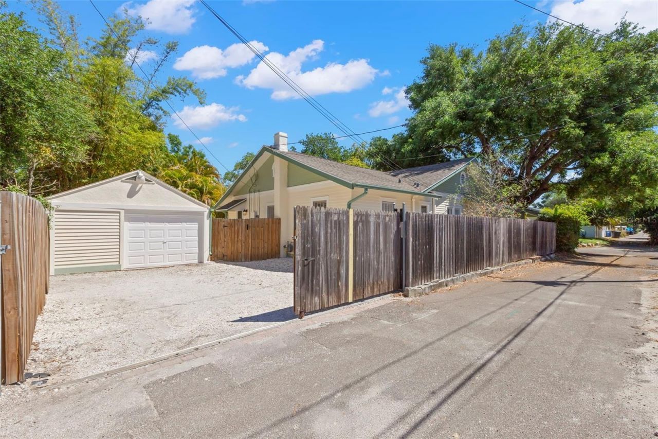 230 27th Street N, Saint Petersburg, FL 33713 Photo