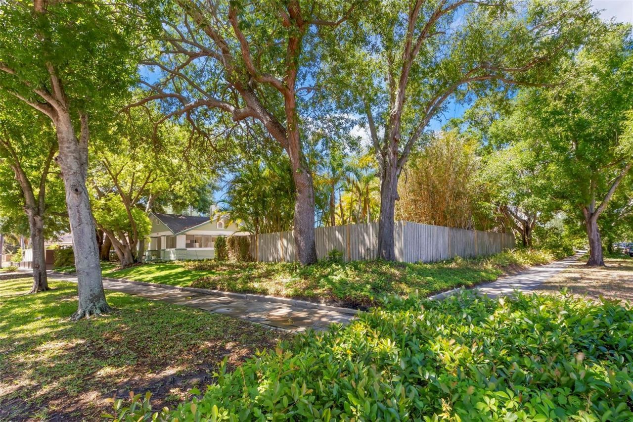 230 27th Street N, Saint Petersburg, FL 33713 Photo