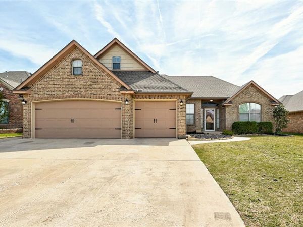 1108 Lanie Lane, Moore, OK 73160
