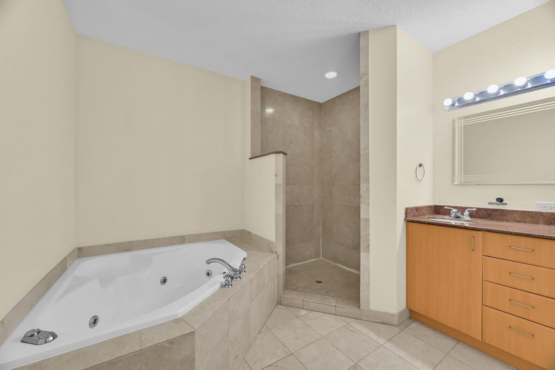 1650 Presidential Way, Unit 504, West Palm Beach, FL 33401 Photo