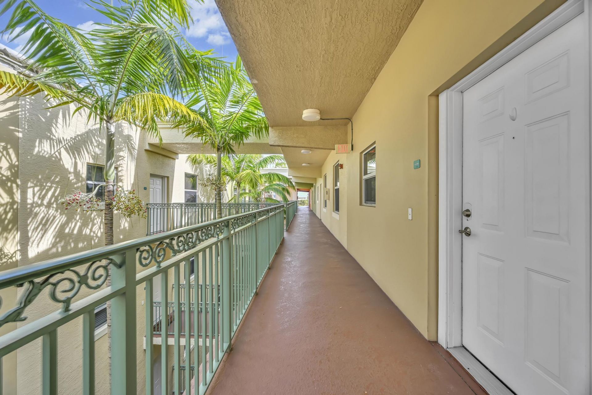 1650 Presidential Way, Unit 504, West Palm Beach, FL 33401 Photo