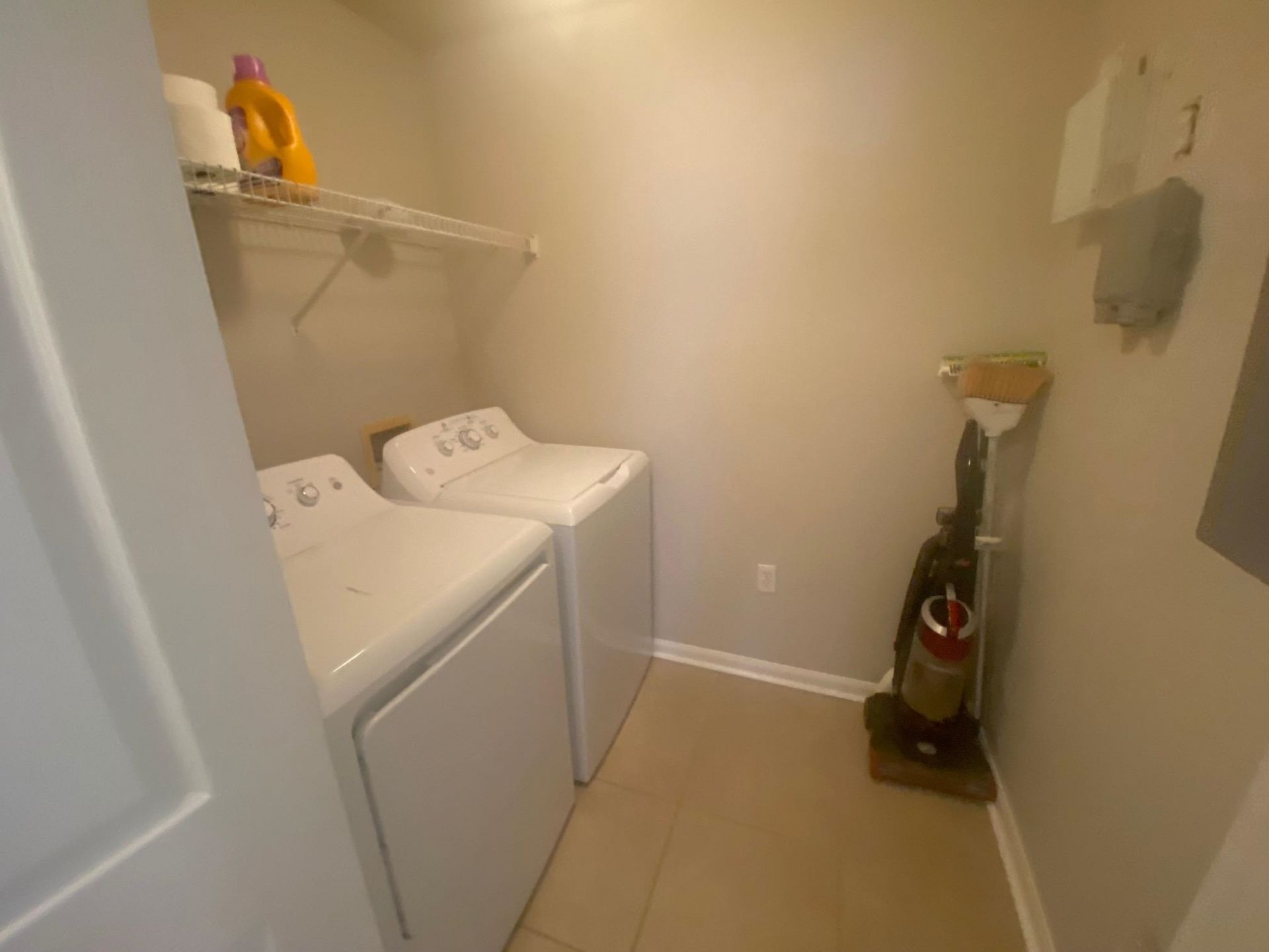 2801 Chancellorsville Drive, Unit 906, Tallahassee, FL 32312 Photo