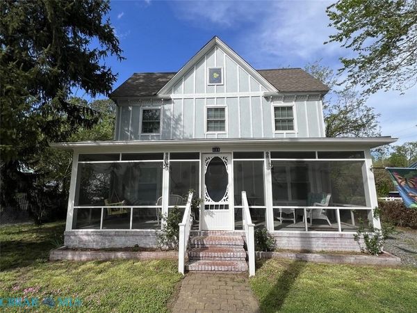 221 Taylor Avenue , Urbanna, VA 23175