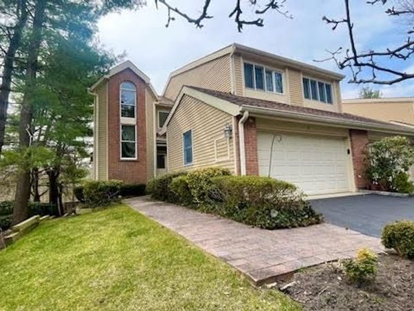 28 Willow Ridge Drive , Smithtown, NY 11787