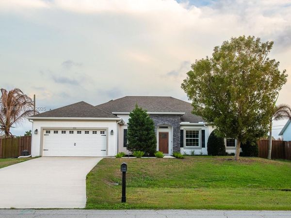 222 SW Kestor Dr , Port St. Lucie, FL 34953