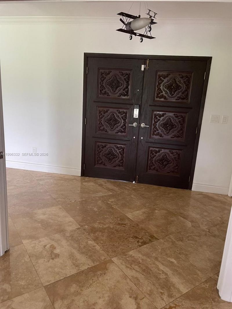 19265 E Saint Andrews Dr , Hialeah, FL 33015 Photo