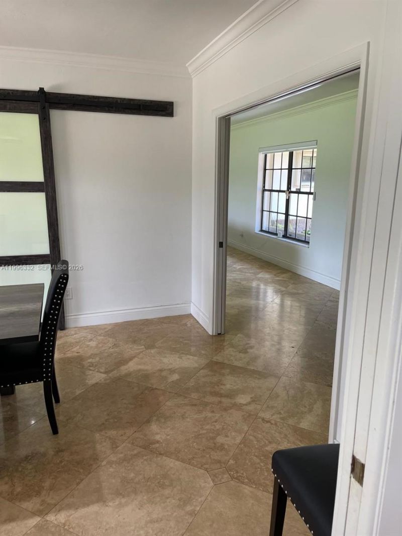 19265 E Saint Andrews Dr , Hialeah, FL 33015 Photo