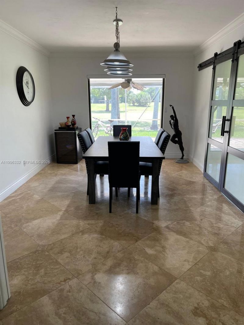 19265 E Saint Andrews Dr , Hialeah, FL 33015 Photo