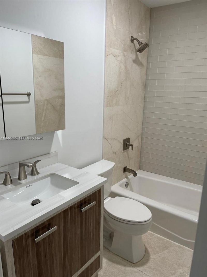 19265 E Saint Andrews Dr , Hialeah, FL 33015 Photo