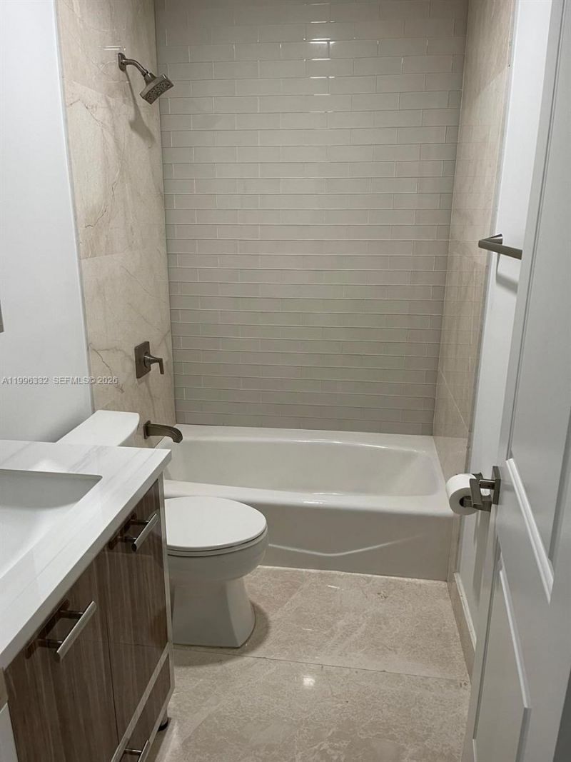 19265 E Saint Andrews Dr , Hialeah, FL 33015 Photo