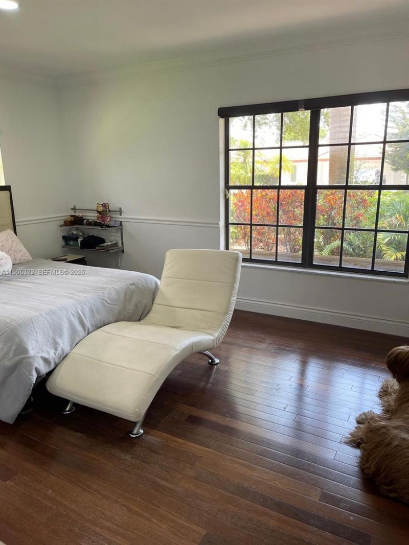 19265 E Saint Andrews Dr , Hialeah, FL 33015 Photo