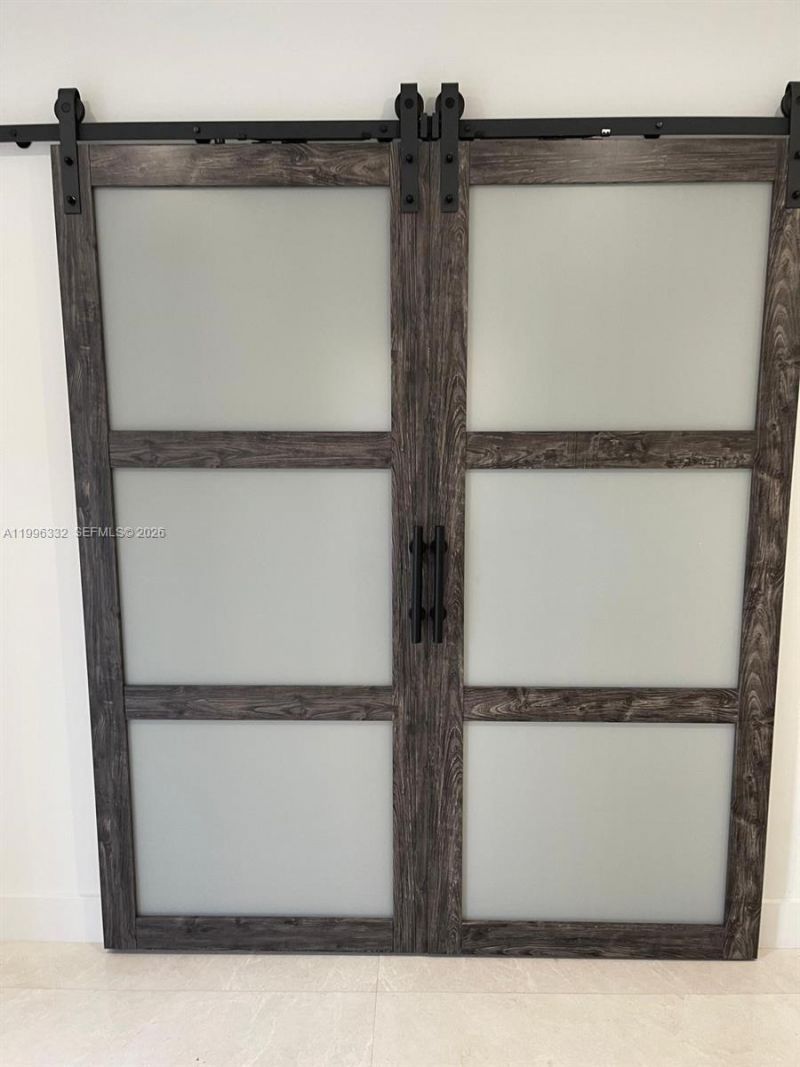 19265 E Saint Andrews Dr , Hialeah, FL 33015 Photo