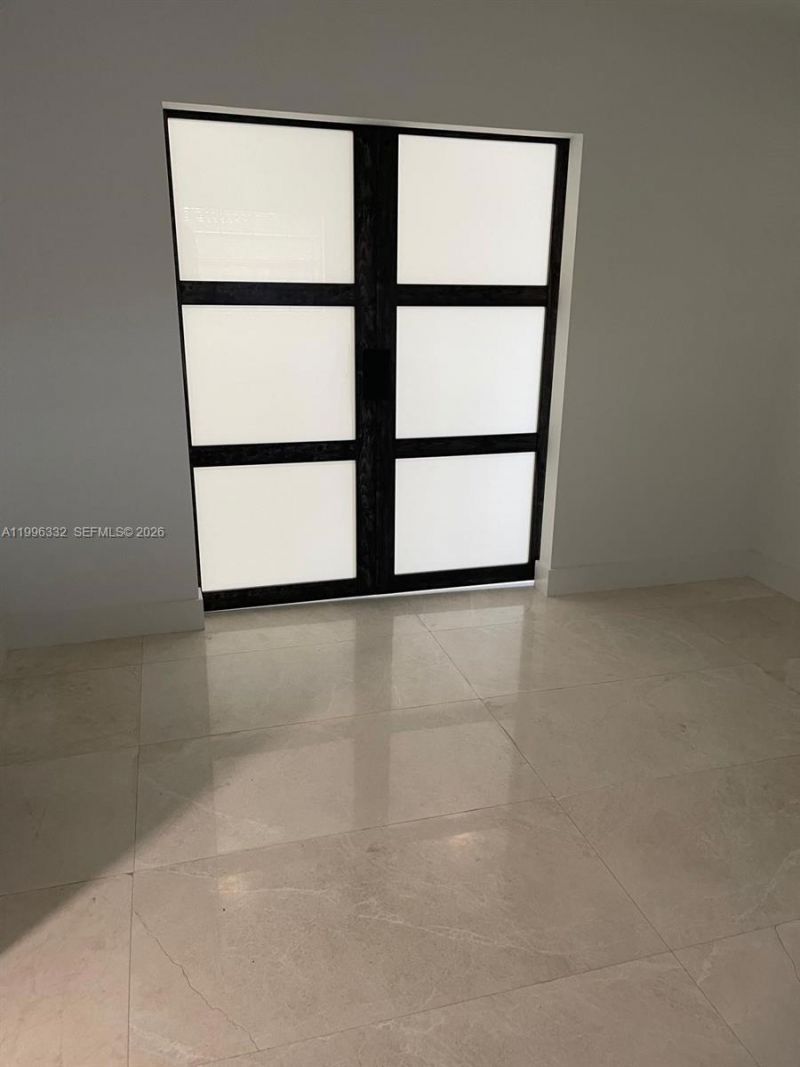 19265 E Saint Andrews Dr , Hialeah, FL 33015 Photo