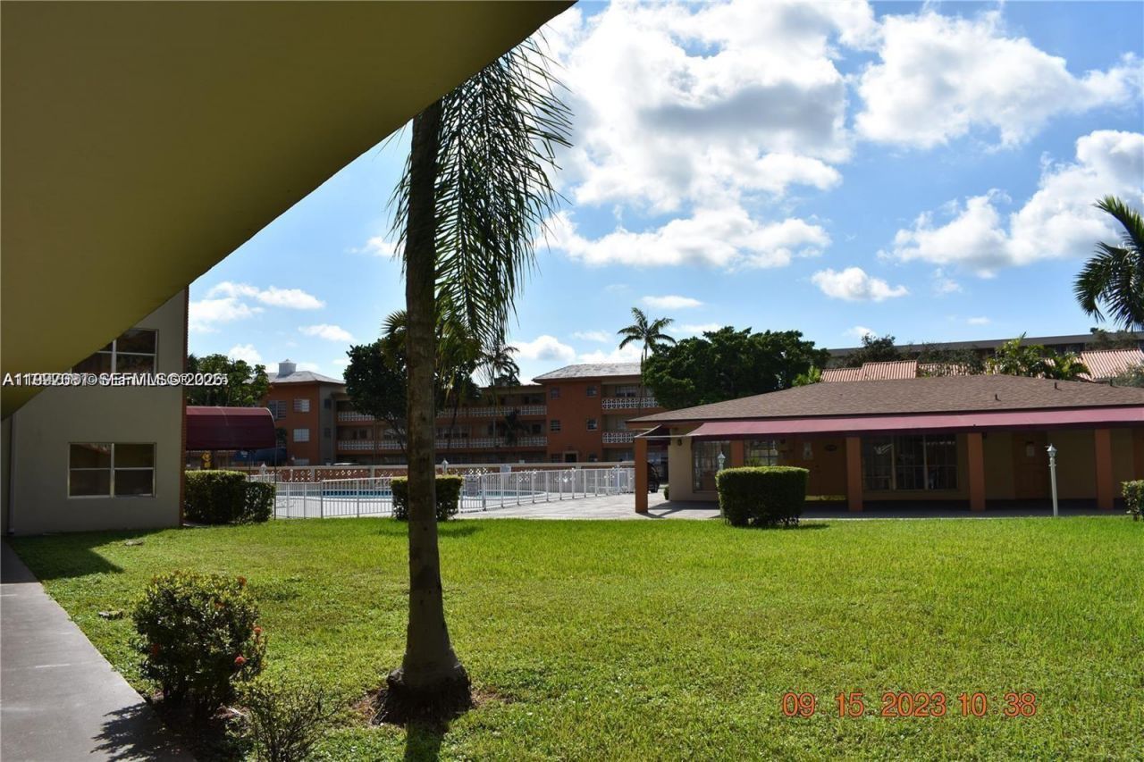 11855 NE 19th Dr, Unit 10, North Miami, FL 33181 Photo