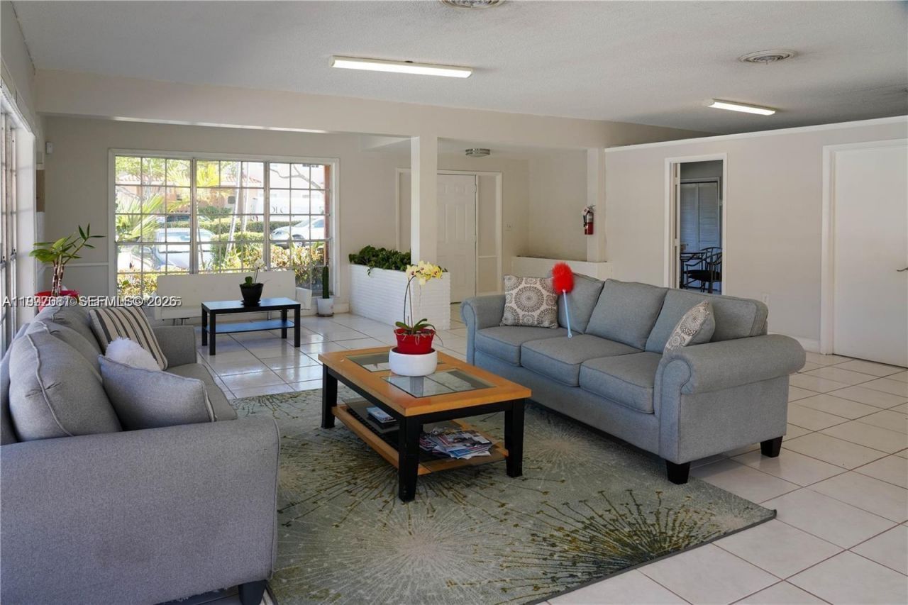 11855 NE 19th Dr, Unit 10, North Miami, FL 33181 Photo