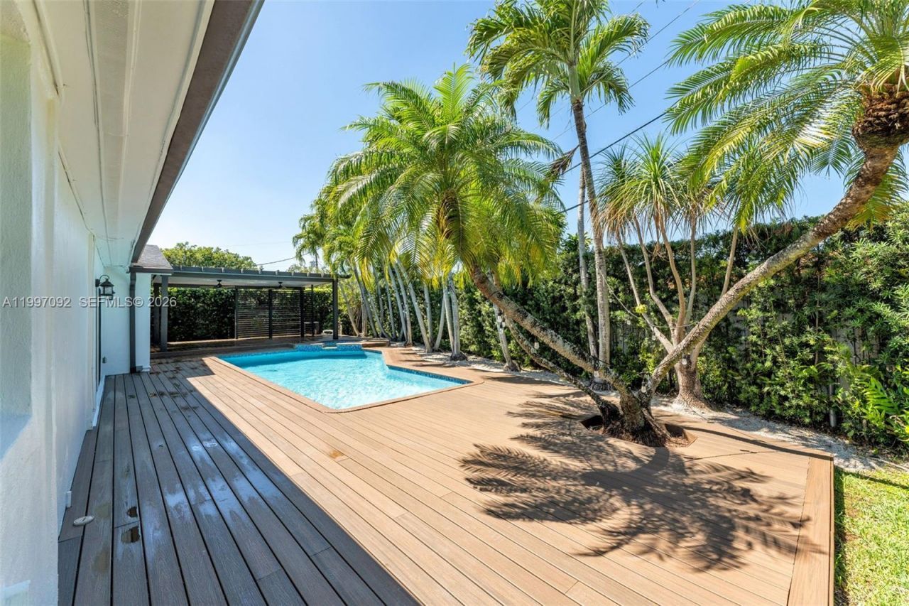 12001 SW 41st Dr, Miami, FL 33175 Photo