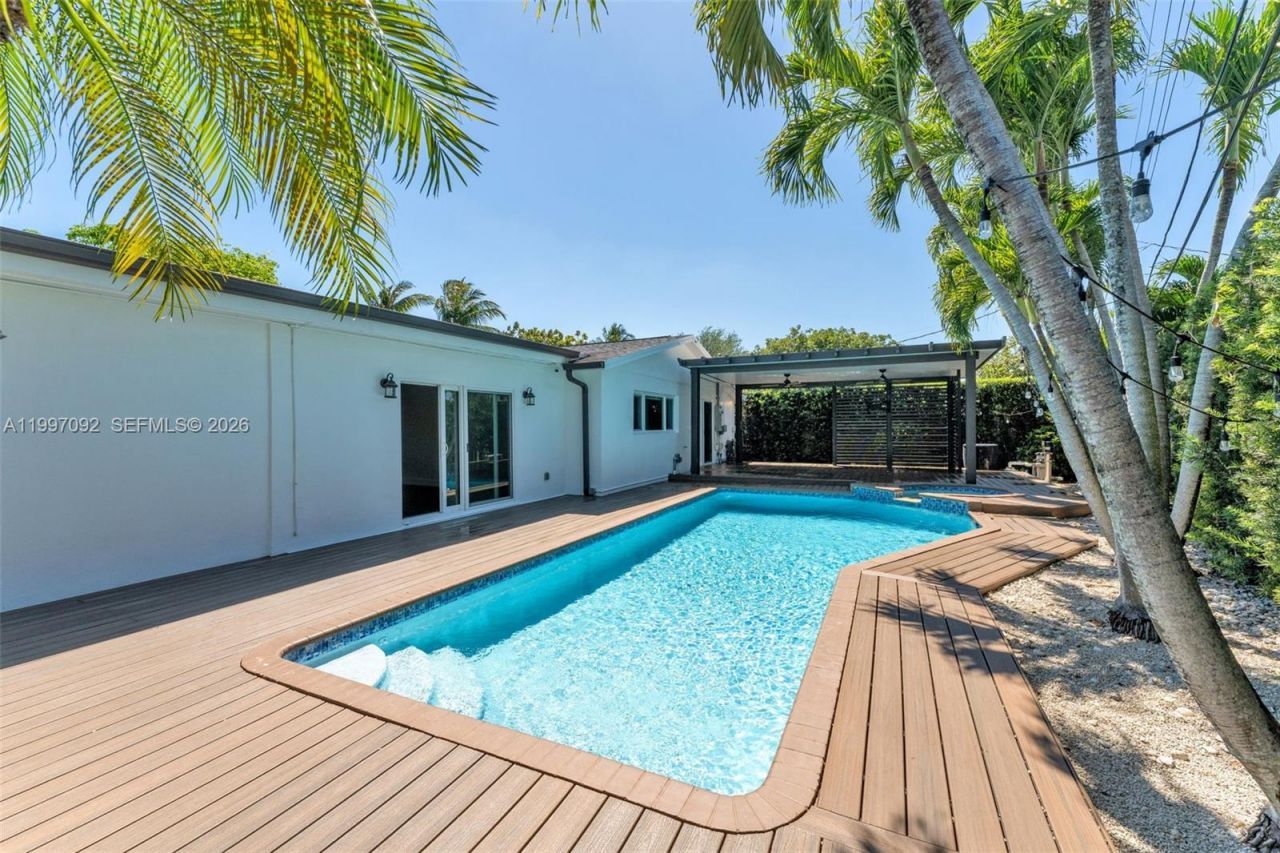 12001 SW 41st Dr, Miami, FL 33175 Photo