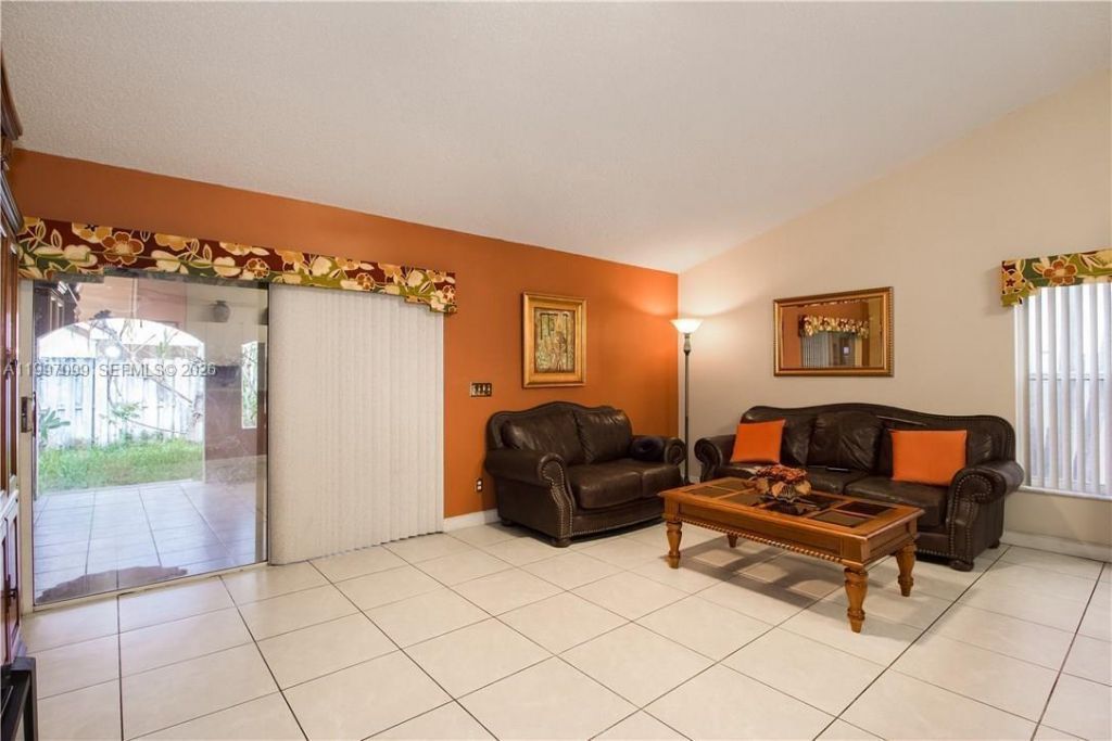 709 NW 177th Ave , Pembroke Pines, FL 33029 Photo