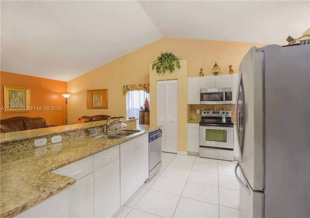 709 NW 177th Ave , Pembroke Pines, FL 33029 Photo