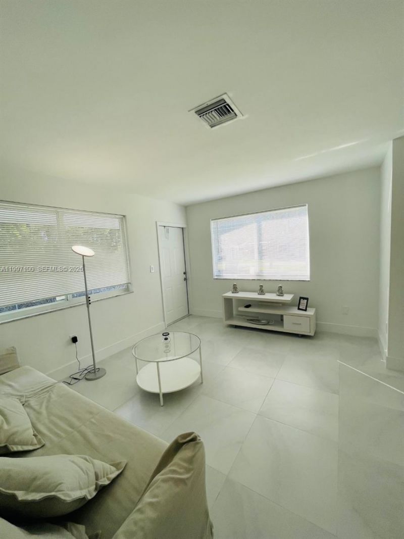 1515 NE 110th St, Unit 1, Miami, FL 33161 Photo