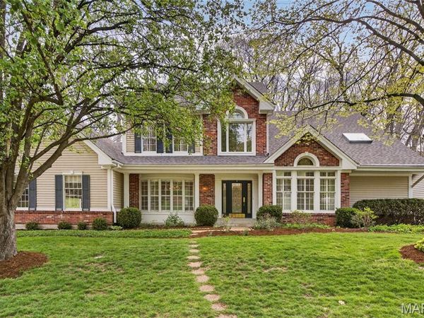 1747 Baxter Forest Valley Court, Chesterfield, MO 63005