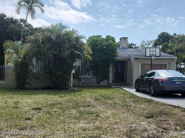 478 NW 153rd Street , Miami, FL 33169