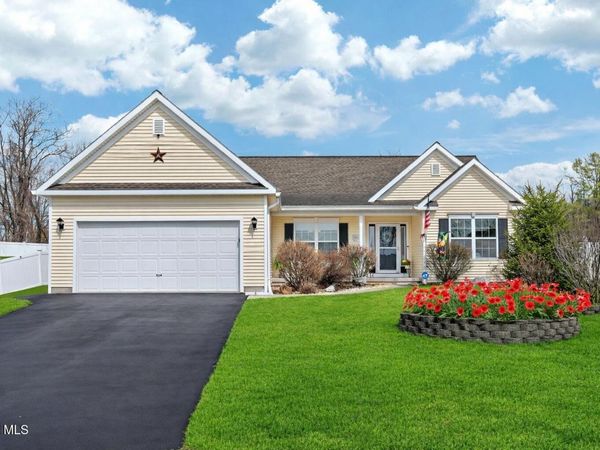 19 Autumn Lane, Troy, NY 12182