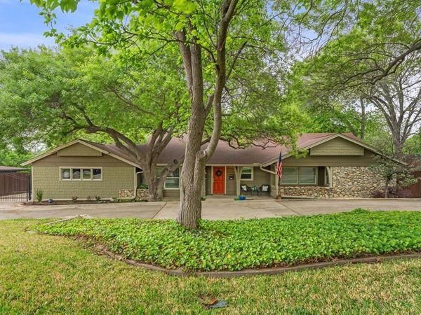 3909 Clayton Road E, Fort Worth, TX 76116