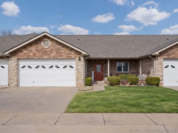 607 St Andrews Circle , Grove, OK 74344