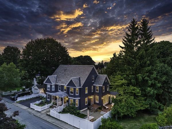 31 Collins St, Newburyport, MA 01950