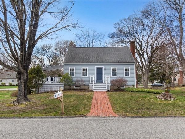 18 Hillside Rd, Scituate, MA 02066