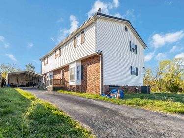 85 Walnut Street, Heidrick, KY 40949
