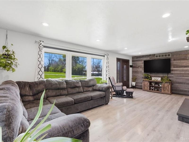 2930 E Leffel Lane, Springfield Township, OH 45505 Photo 8