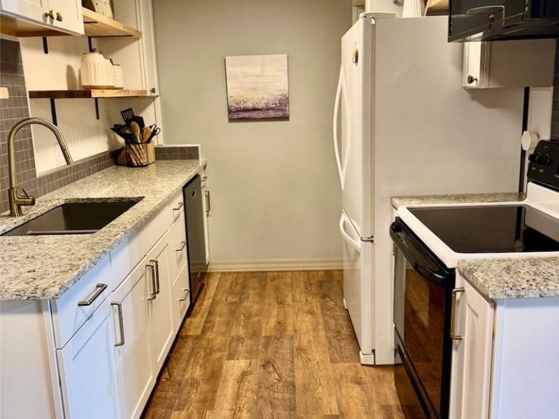 9831 Sunrise Boulevard , Unit P27, North Royalton, OH 44133 Photo 14