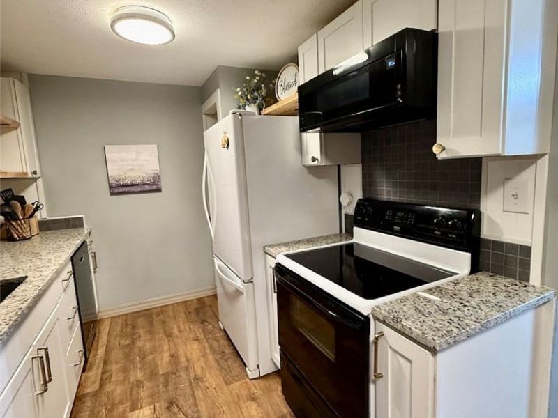 9831 Sunrise Boulevard , Unit P27, North Royalton, OH 44133 Photo 17