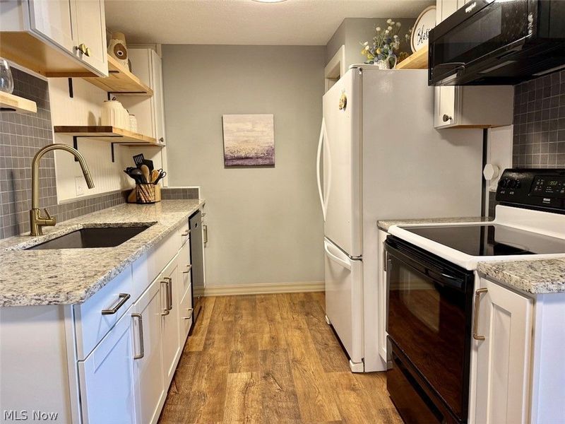 9831 Sunrise Boulevard , Unit P27, North Royalton, OH 44133 Photo 20