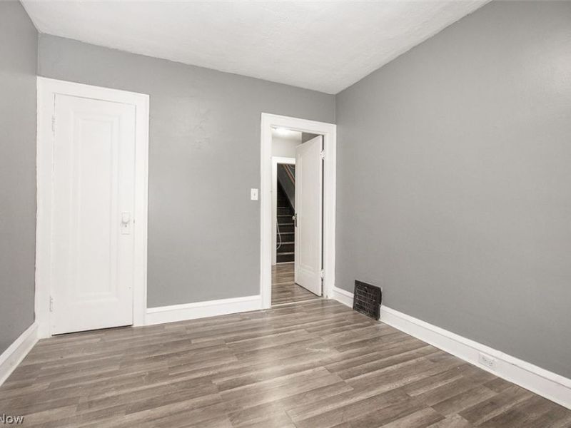 7915 Vineyard Avenue , Cleveland, OH 44105 Photo 14