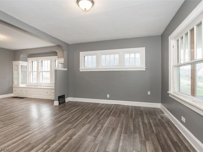 7915 Vineyard Avenue , Cleveland, OH 44105 Photo 4